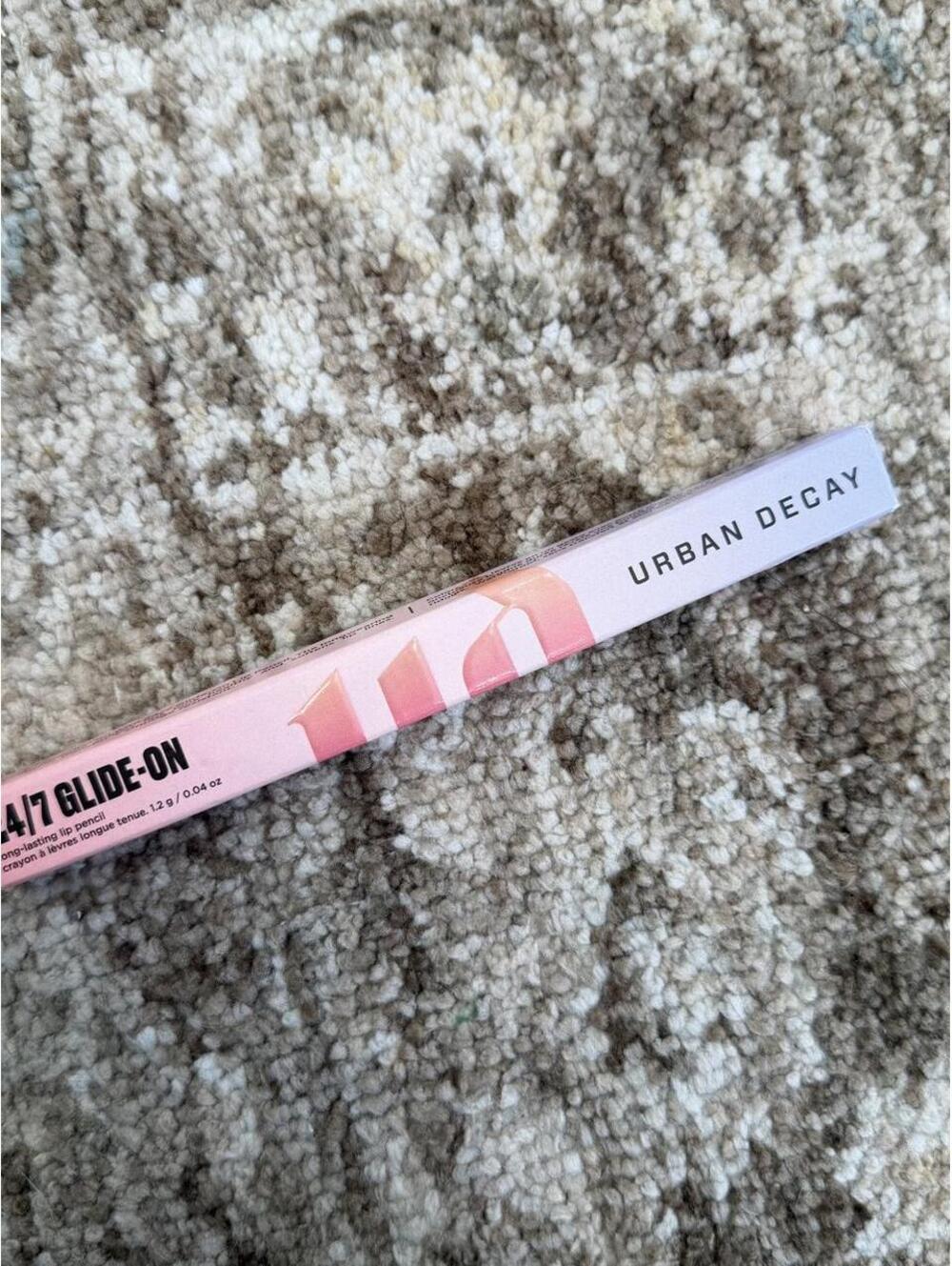 Urban Decay 24/7 Glide-On lip Pencil in Hidden Truth